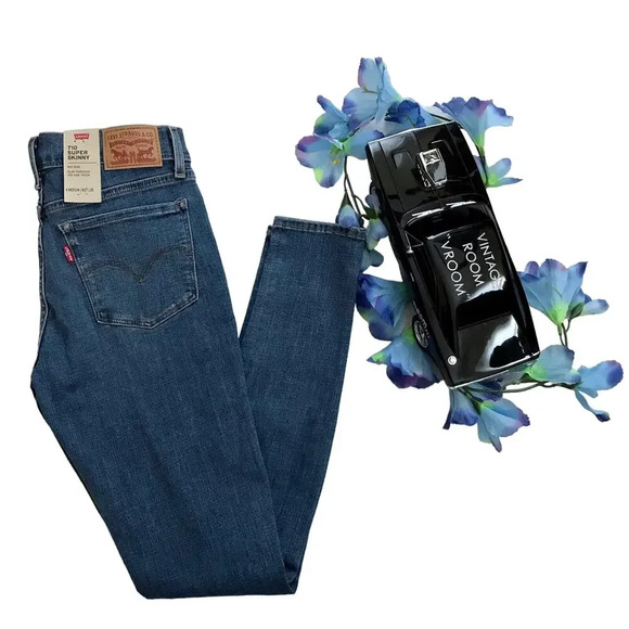 Levi's NWT 710 Super Skinny Distressed Jeans Women 4/27 - Picture 1 of 11